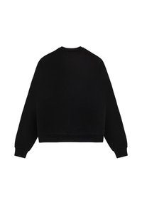 Zwarte lange mouw crewneck trui met geribbelde manchetten en zoom, gezien van achteren tegen een witte achtergrond.