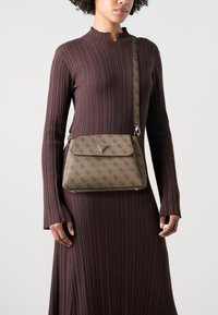 Guess - SORA FLAP SHOULDER BAG - Handbag - latte Thumbnail Image 1