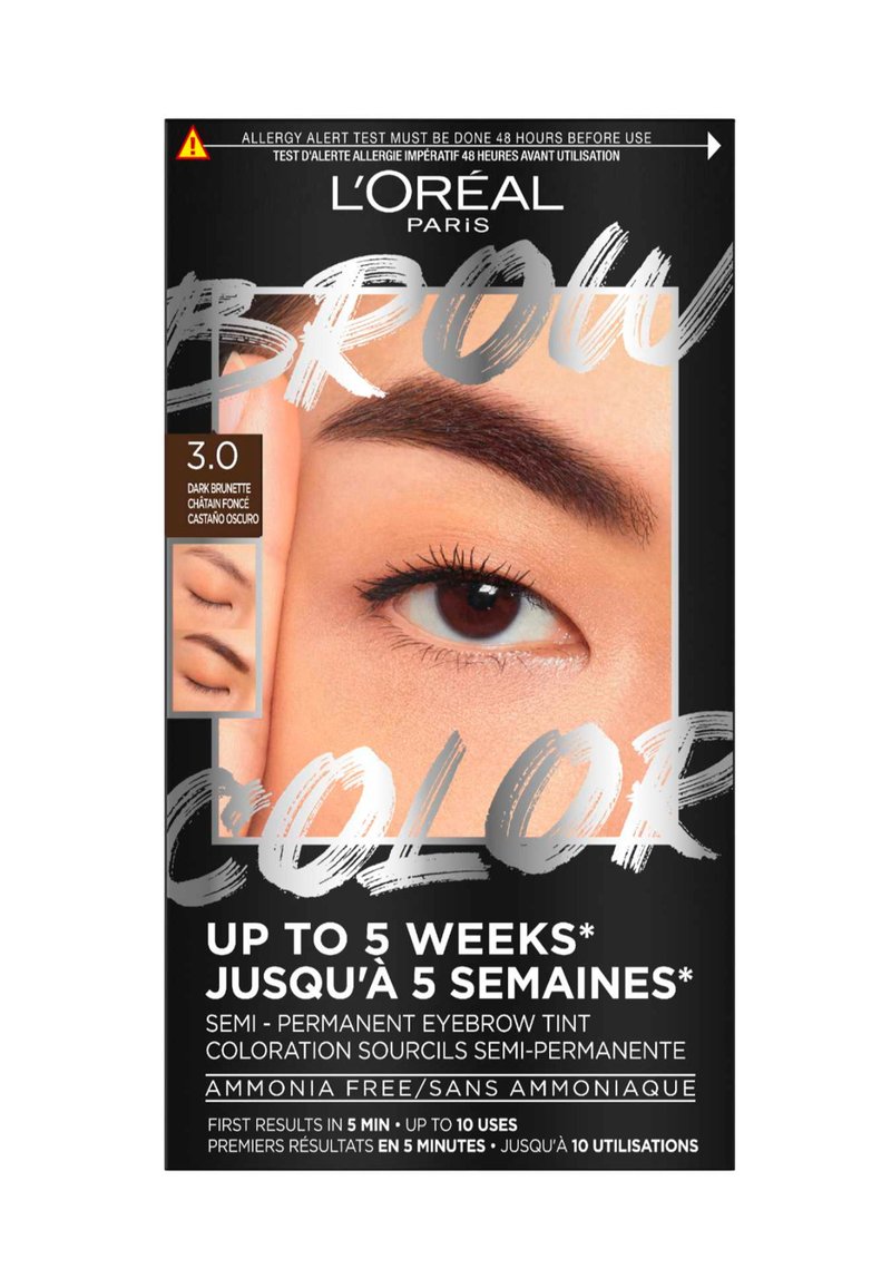 L'emballage du kit de couleur de sourcils L'Oréal Paris présente une indication de couleur brun foncé, un texte audacieux et un gros plan d'un œil avec des sourcils bien définis.