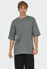Only & Sons ONSROBBY - T-shirt basic - castor gray