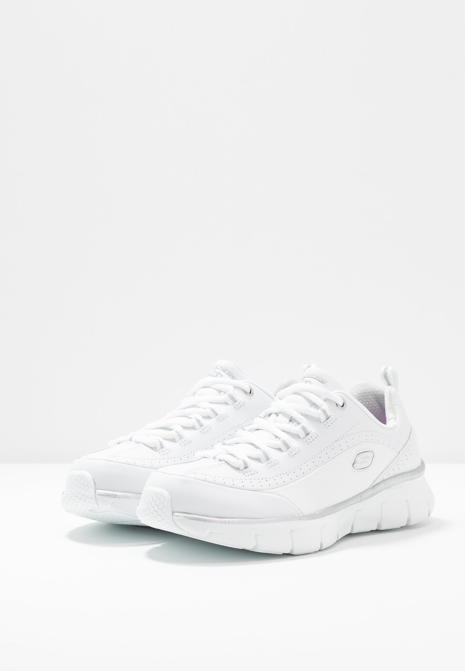 Skechers Wide Fit SYNERGY - Joggesko - white Skechers Wide Fit SYNERGY - Joggesko - white
