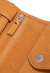 MAITRE LEMBERG DAWINA - Wallet - darkyellow