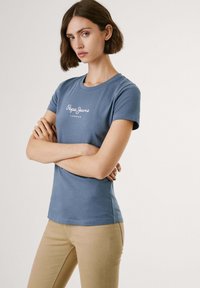 Pepe Jeans NEW VIRGINIA SS  - Triko s potiskem - drill blue