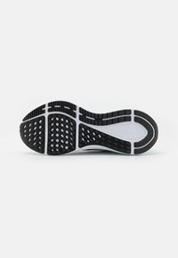 Nike Performance STRUCTURE 25 - Tenisice za cestovno trčanje - white/black/glacier blue/vapor green/laser fuchsia