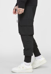 SIKSILK Cargobyxor - black