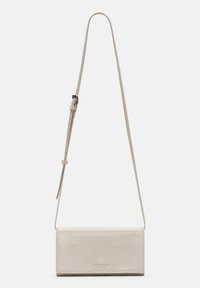 Borsa a tracolla rettangolare in pelle marmorizzata color crema. Tracolla regolabile, branding minimale in argento. Finitura liscia con un design elegante.