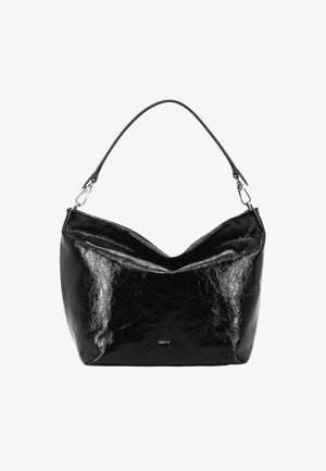 Schwarze Ledertasche mit glänzender Textur, einzigartiger V-förmiger Öffnung und einem einzelnen Schulterriemen. Zeigt dezente Markenkennzeichnung auf der Vorderseite.