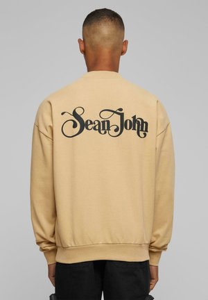 Sean John, JM233-021-1 SCRIPT LOGO RETRO BACKPRINT CREW - Sweatshirt - beige