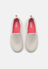 Skechers GO WALK FLEX SLIP ON - Zapatillas - natural