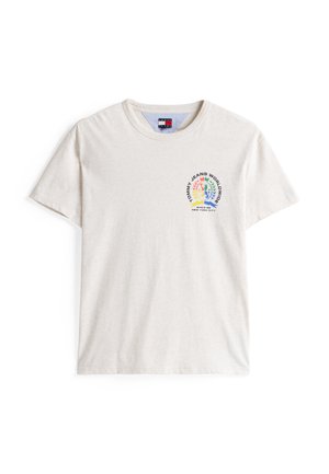 Lys beige bomull t-skjorte med kort erm. Har et flerfarget sirkulært logo på venstre bryst og rund hals-design.