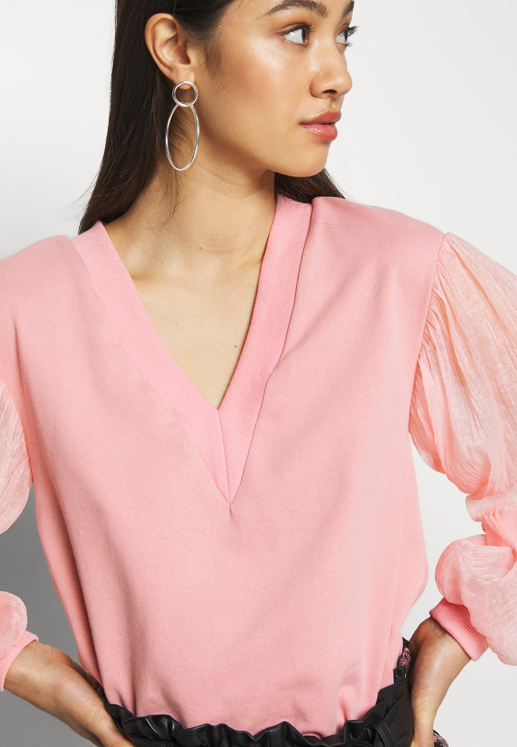 Lost Ink V NECK Sweatshirt pinklyserosa Zalando.no Genser fra Lost Ink | FINN.no