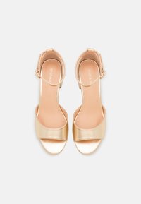 Even&Odd Wide Fit Sandales - gold