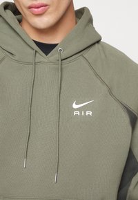 Nike Sportswear Sweat à capuche - olive