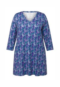 V-ringad tunikaklänning med ett flerfärgat tie-dye-mönster i nyanser av blått, lila och vitt, med ärmar som når tre fjärdedelar och en avslappnad passform.