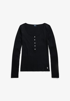 Černé tričko Henley s dlouhým rukávem, výstřihem do oblouku, pěti bílými knoflíky vpředu a malým bílým vyšitým logem u lemu.