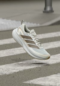 Δεν επιλέχθηκε, crystal white/khaki six