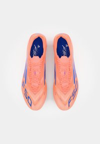 adidas Performance F50 ELITE SG - Pehme pinnase jalgpallisaapad - beam orange/lucid blue/footwear white