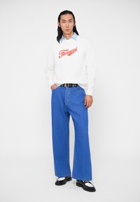 Fiorucci MENS VARSITY LOGO REGULAR  - Φούτερ - white