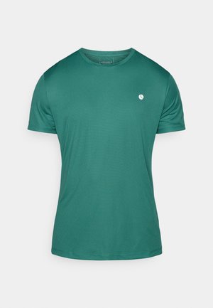 Tricou cu mâneci scurte și guler rotund, de culoare verde închis, realizat dintr-un material texturat, având un mic logo alb pe partea stângă a pieptului.