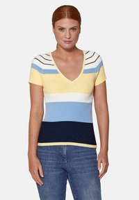 Kurzärmliges, V-Ausschnitt-Strickoberteil mit horizontalen Streifen in Gelb, Weiß, Hellblau und Marineblau, mit geripptem Muster und taillierter Passform.