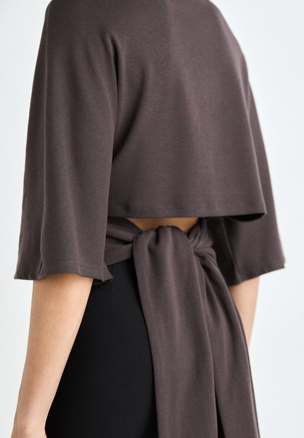 TEE - Basic T-shirt - java4