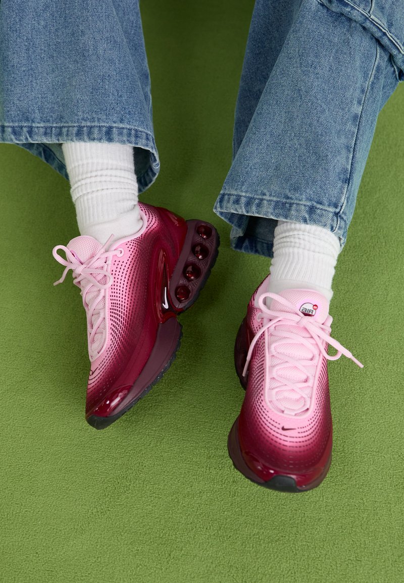 nike footwear red pink air max
