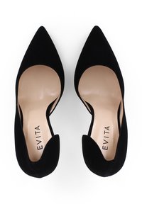 Escarpins en daim noir à bouts pointus, côtés découpés et semelles intérieures lisses beige. Logo "EVITA" imprimé sur la semelle intérieure.
