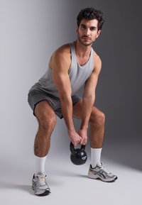 Pier One Sport Pantalón corto de deporte - dark grey
