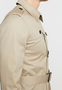 Gianni Lupo Trenchcoat - beige