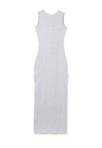 Vestido maxi sin mangas gris de suave tela de algodón, con una silueta ajustada y escote redondo, que llega hasta el tobillo.