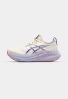 GEL-NIMBUS 27 TOKYO - Laufschuh Straße - cream/edo purple