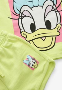 Next DISNEY DAISY DUCK  AND SET  - REGULAR FIT - Shorts - lime green