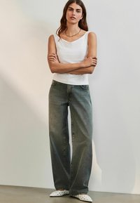 SQUARE NECK STANDARD - Tops - ecru white