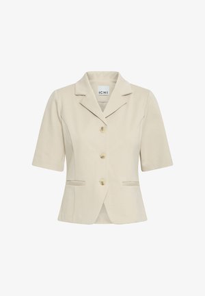 Blazer beige à manches courtes avec trois boutons, col cranté et deux poches passepoilées à l’avant, coupe ajustée par ICHI.