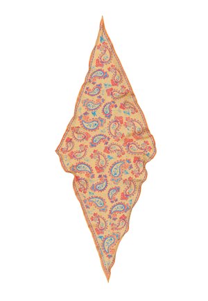 Pomarańczowy szal w wzór paisley z niebieskimi i czerwonymi kwiatowymi akcentami, uformowany jak wydłużony diament na białym tle.