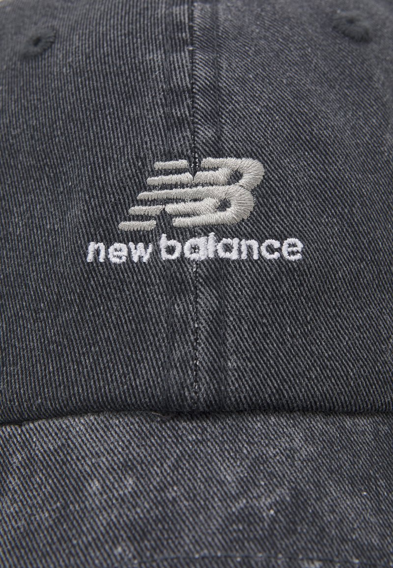 Damen Mützen | New Balance SEASONAL CLASSIC HAT UNISEX Cap black/schwarz - WP02397 Damen Mützen | New Balance SEASONAL CLASSIC HAT UNISEX Cap black/schwarz - WP02397