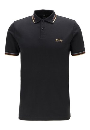 Polo negro Hugo Boss con cuello y puños de manga a rayas, tapeta de dos botones y pequeño logo bordado "BOSS" en el pecho.