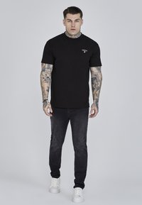SIKSILK Slim fit jeans - black