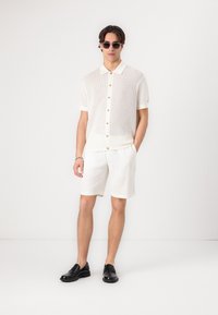 Tommy Hilfiger STRUCTURE OPEN SHIRT - Shirt - ivory petal