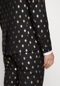 Twisted Tailor PUCCINI - Κοστούμι - black/gold