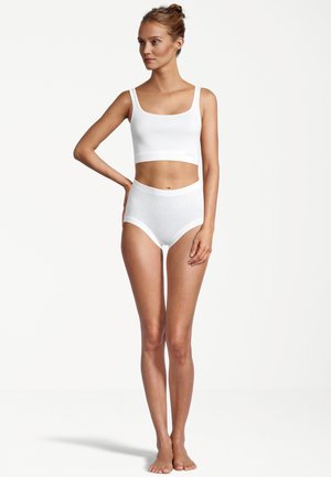 Weißer Baumwoll-Bralette und hochgeschnittene Panties, nahtloses Design, glatte Textur, gerippte Akzente und eine enganliegende Silhouette.