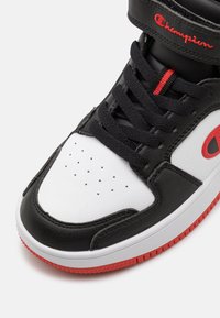 Champion RD18 2.0 MID B GS UNISEX - Basketballsko - new black/white/red