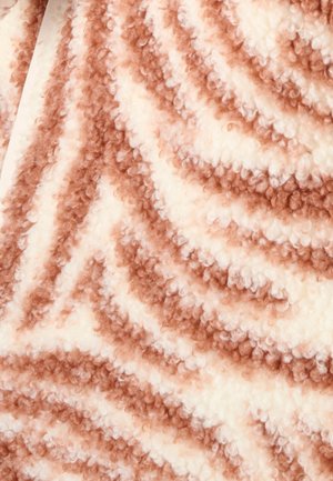 Tessuto texturizzato con un motivo a vortice in tonalità di marrone e crema, caratterizzato da una superficie soffice e peluche.