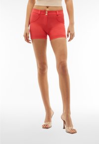 Freddy WR.UP® PUSH-UP - Pantalones montañeros cortos - cayenne