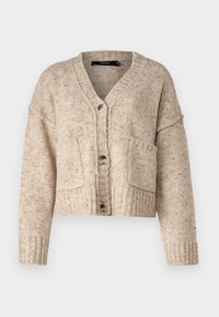 Beżowy sweter z dzianiny z dekoltem w serek, trzema guzikami, dwiema przednimi kieszeniami, długimi rękawami oraz ściągaczami przy rękawach i na dole.