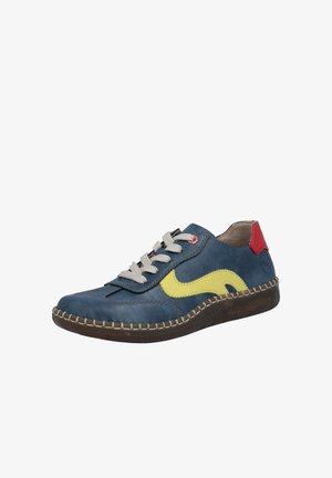 Blauer Ledersneaker mit gelbem Wellenmuster, grauen Schnürsenkeln, rotem Fersenakzent und brauner, strukturierter Sohle mit gestepptem Rand.