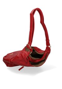 Borsa a tracolla in pelle rossa con finitura testurizzata, tracolla singola, doppie tasche con zip e dettagli in metallo dorato.