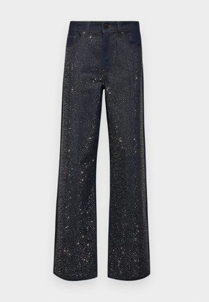 Pantaloni in denim scuro con gambe larghe, caratterizzati da accenti metallici scintillanti sul tessuto. Design classico a cinque tasche con chiusura a bottone.