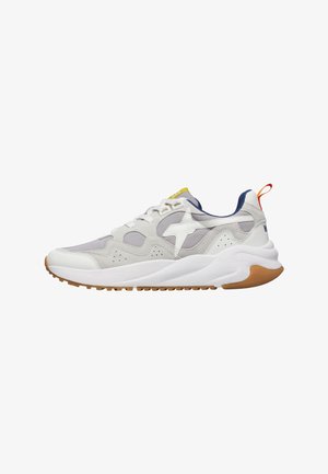 White and gray sneaker with suede and mesh panels, star logo on the side, chunky white sole, gum outsole, and orange pull tab on the heel.