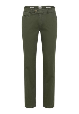 Olijfgroene katoenen broek met een recht gesneden ontwerp, voorzakken en een enkele knoopsluiting. Gladde textuur met minimale detailing.